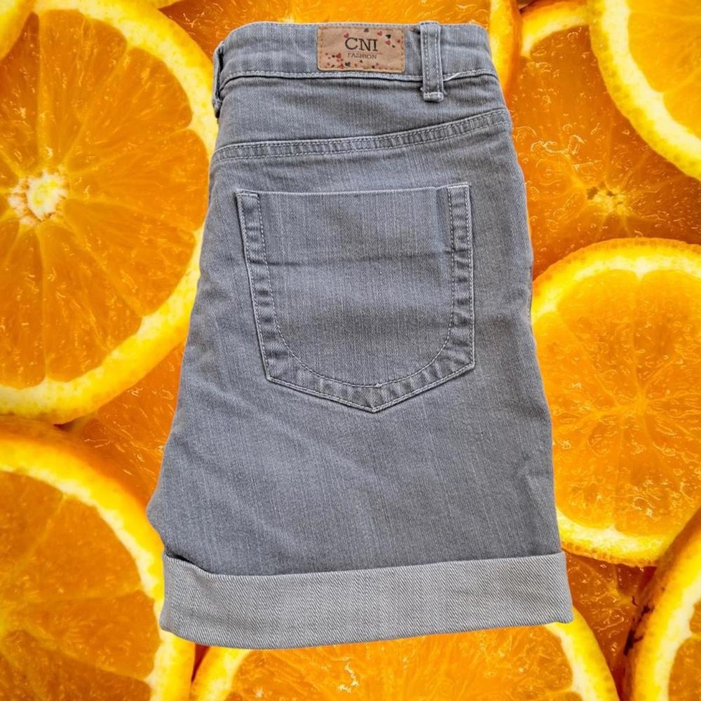 C.N.I Gray Distressed Roll Up Shorts‎ Size 8